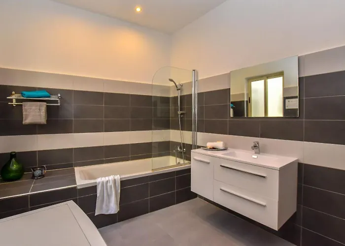 Sliema Central Apartment * 斯利马